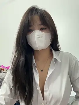VyVy18 online show from May 1, 2026, 3:38 pm