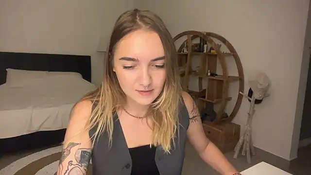 RoxyWet online show from March 30, 2026, 1:23 pm