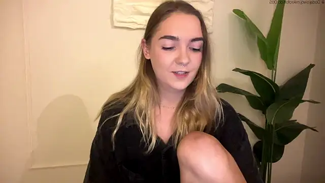 RoxyWet online show from May 31, 2026, 12:23 pm