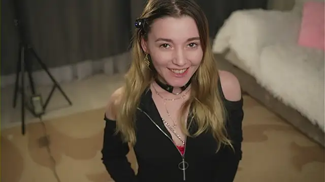Snapshot of Miss-Angel_ chatting on June 9, 2026, 6:41 pm Miss-Angel online show from June 9, 2026, 6:41 pm