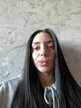 MishellKins online show from March 22, 2026, 1:14 pm