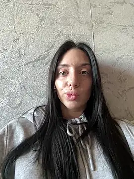 MishellKins online show from March 25, 2026, 10:43 am