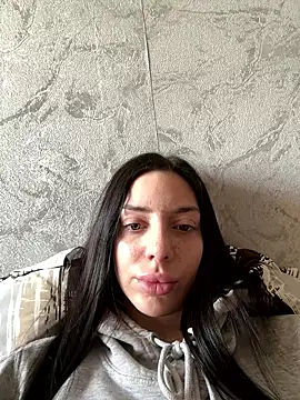 MishellKins online show from March 27, 2026, 9:21 am