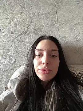 MishellKins online show from March 28, 2026, 1:22 pm