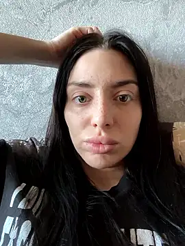 MishellKins online show from March 29, 2026, 1:00 pm