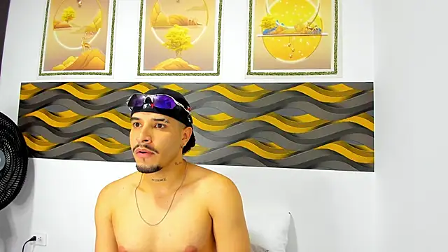 Leon Hotx online show from April 10, 2026, 7:07 pm