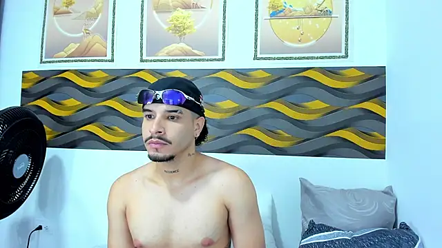 Leon Hotx online show from April 16, 2026, 2:34 am