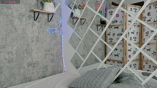 Sophia xoxo1 online show from May 19, 2026, 4:35 pm