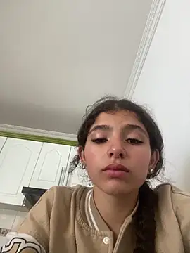 LINDA EF online show from April 18, 2026, 12:31 pm