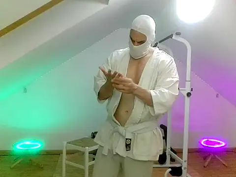 NinjaLaser online show from April 18, 2026, 7:40 pm