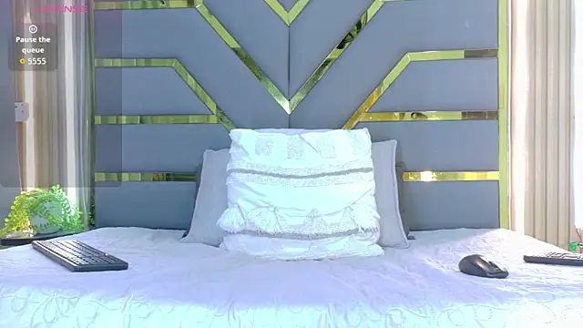 Oliver bigblack cock online show from March 13, 2026, 6:03 pm