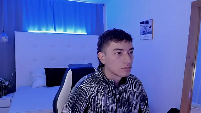 Snapshot of Thiago_2003_ chatting on April 18, 2026, 12:09 pm Thiago 2003 online show from April 18, 2026, 12:09 pm