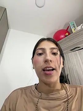 Snapshot of _QaraH chatting on May 9, 2026, 8:41 am QaraH online show from May 9, 2026, 8:41 am