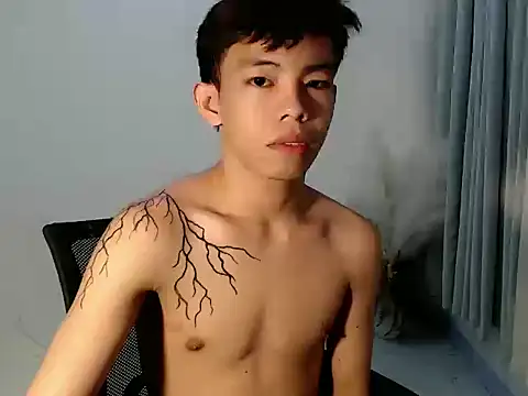 Snapshot of hottasianboy chatting on May 26, 2026, 9:33 pm hottasianboy online show from May 26, 2026, 9:33 pm