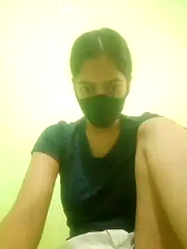 nidhiyadav00 online show from April 23, 2026, 9:19 am