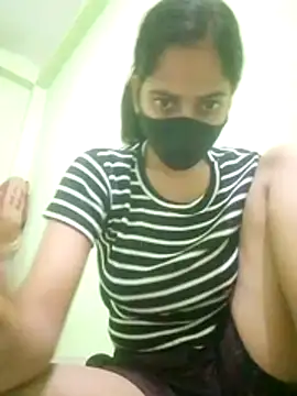 nidhiyadav00 online show from May 4, 2026, 6:37 pm