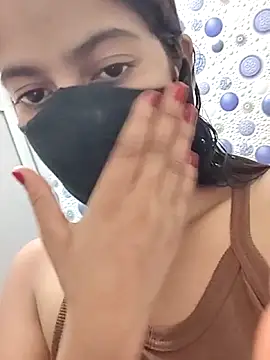 nidhiyadav00 online show from May 13, 2026, 7:55 pm