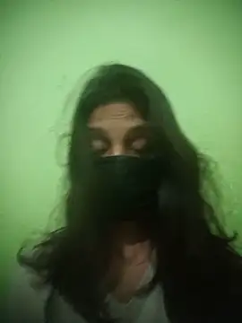 nidhiyadav00 online show from May 27, 2026, 5:32 pm
