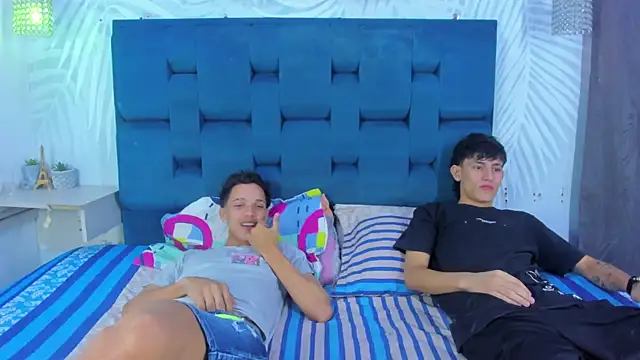 Only3Trio online show from June 5, 2026, 6:13 pm