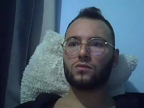 piazaocwb23 online show from April 28, 2026, 2:49 am