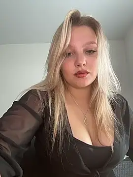 bettyloveu online show from June 3, 2026, 4:15 am