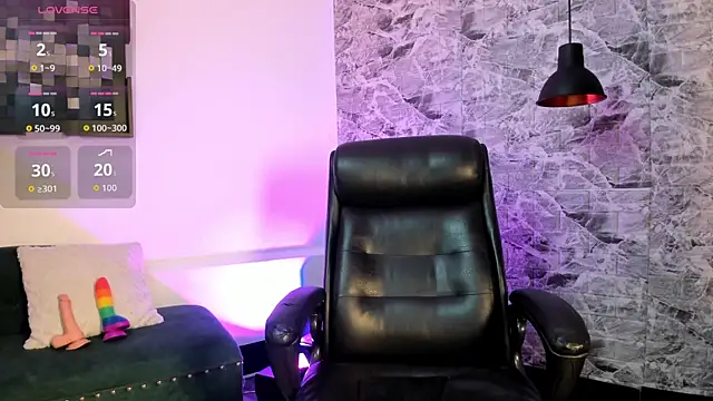 sofi wiliiams2 online show from April 4, 2026, 9:01 pm