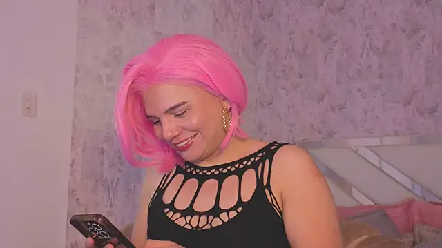 april summer  online show from April 9, 2026, 9:09 pm