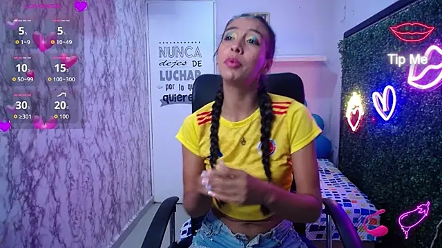 sandra petite19 online show from July 4, 2026, 3:56 am
