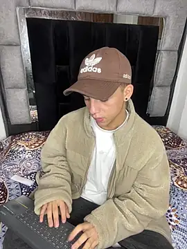 Snapshot of Brax_Valencia chatting on March 24, 2026, 1:49 pm Brax Valencia online show from March 24, 2026, 1:49 pm