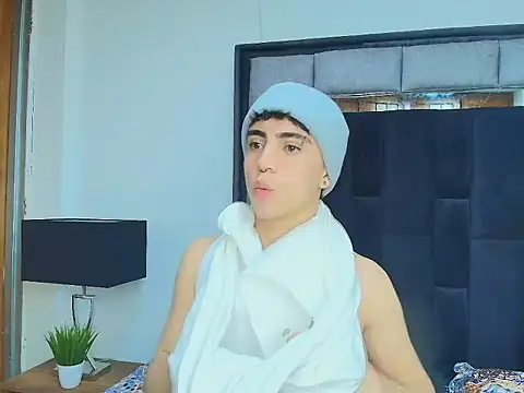 Snapshot of Brax_Valencia chatting on March 25, 2026, 1:17 pm Brax Valencia online show from March 25, 2026, 1:17 pm