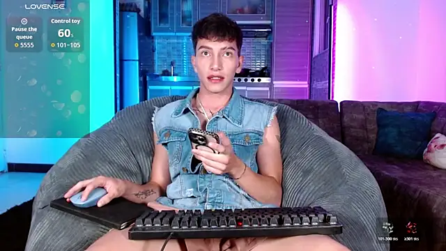Snapshot of tiam_muller_fenix chatting on July 11, 2026, 11:28 pm tiam muller fenix online show from July 11, 2026, 11:28 pm