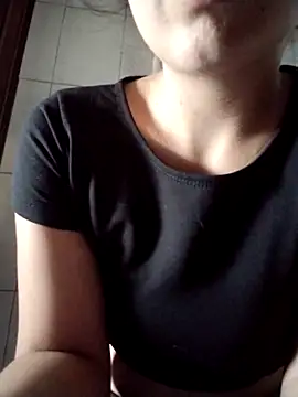 prisci1 online show from April 29, 2026, 4:33 pm