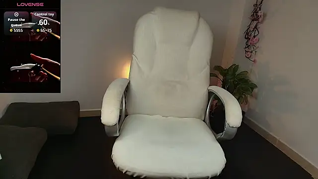 Snapshot of Roma_Niaa chatting on May 10, 2026, 1:11 am Roma Niaa online show from May 10, 2026, 1:11 am