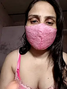 Snapshot of Your_Izlaa chatting on April 9, 2026, 8:03 pm Your Izlaa online show from April 9, 2026, 8:03 pm