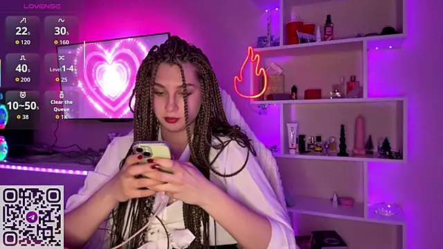 Olivia 132 online show from April 25, 2026, 8:06 pm