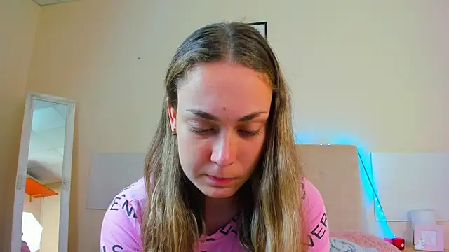 MelanieCuty online show from July 11, 2026, 5:32 am