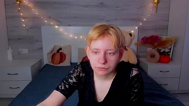 EloraBlu online show from March 13, 2026, 11:50 am