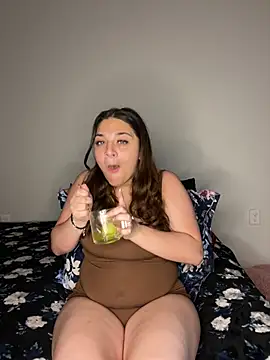 treasurebabii online show from June 23, 2026, 9:24 pm