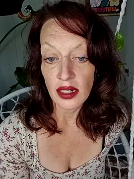 PurpleBunnyxo online show from July 25, 2026, 4:15 pm