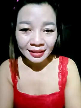 Yiyi102300 online show from May 4, 2026, 10:17 pm