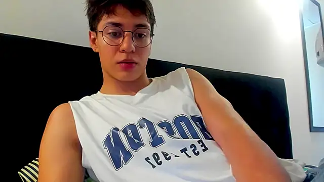 Darkblue fantasy online show from May 27, 2026, 2:47 pm