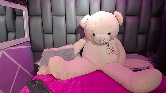 charlotte ny online show from March 16, 2026, 1:37 pm