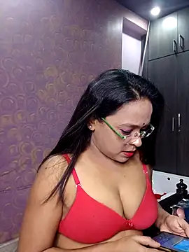 Snapshot of hornyrosy321 chatting on May 6, 2026, 6:02 pm hornyrosy321 online show from May 6, 2026, 6:02 pm