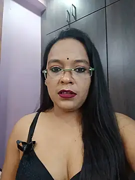 Snapshot of hornyrosy321 chatting on May 16, 2026, 5:45 pm hornyrosy321 online show from May 16, 2026, 5:45 pm