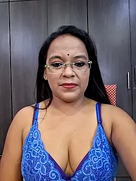 Snapshot of hornyrosy321 chatting on May 22, 2026, 6:02 pm hornyrosy321 online show from May 22, 2026, 6:02 pm