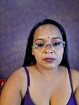 Snapshot of hornyrosy321 chatting on June 11, 2026, 12:32 am hornyrosy321 online show from June 11, 2026, 12:32 am