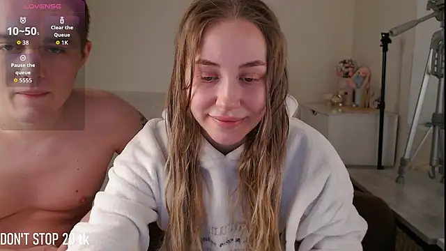 MikeXEmilia online show from May 11, 2026, 5:24 am