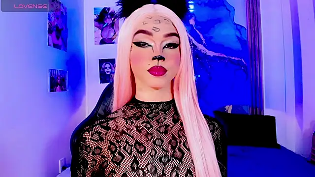 blonde queen- online show from June 19, 2026, 3:33 am