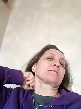 KatieLove133 online show from April 13, 2026, 10:21 am