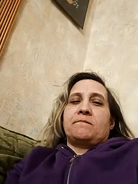 KatieLove133 online show from April 29, 2026, 5:30 pm